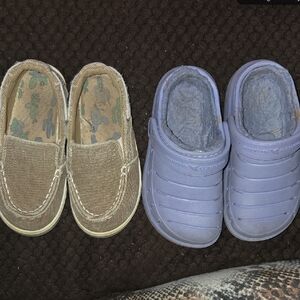 🌸4 For $20🌸Kids Tan and Blue Shoes  👟 Size 8 & 9